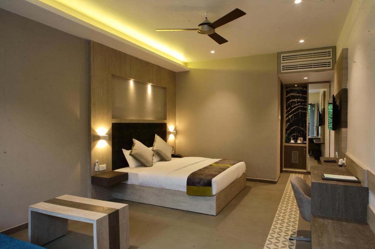 Kingston Resort Kanpur Exteriör bild